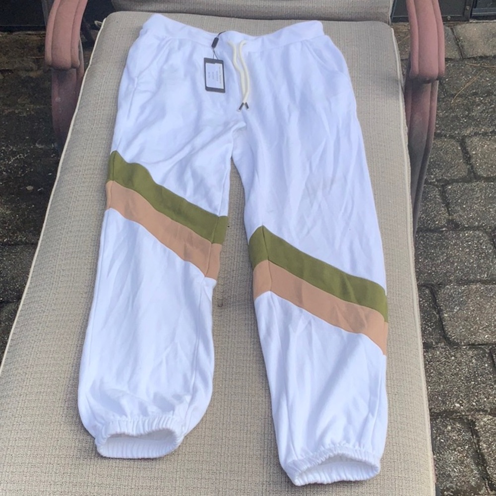 CHASER SAND COLORBLOCK JOGGERS, SIZE SMALL, NEW WITH TAGS.